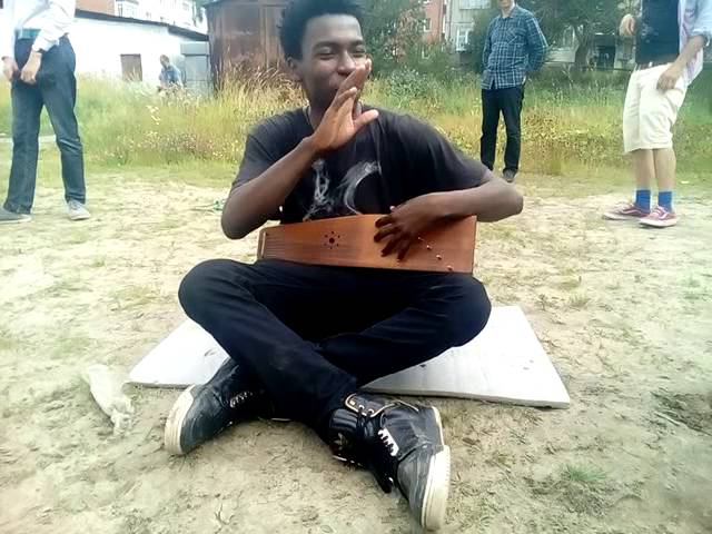 Пусть разносится по миру гуслей звонкий голосок. смотреть онлайн