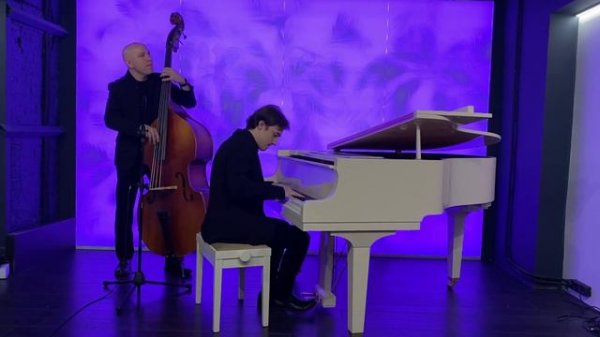 Grachev Vasily/Грачев Василий - April in Paris (Vernon Duke)