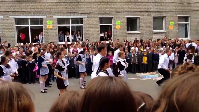 Все танцуют локтями+последний звонок смотреть онлайн