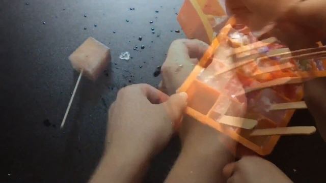Развивающие игры для детей! Рисуем цветным льдом! смотреть онлайн