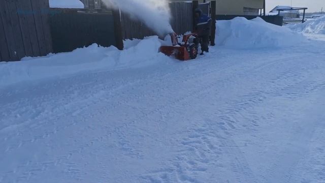 Уборка снега мотоблоком МТЗ. Сугробы-полная версия. смотреть онлайн