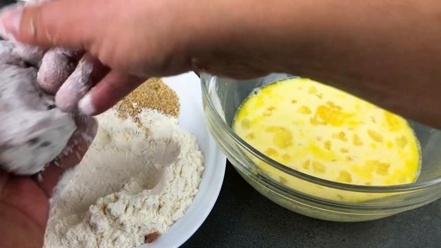 Котлета по донбасски. Сочная, с маслом и зеленью внутри смотреть онлайн