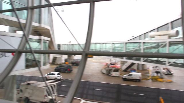 A Walk Through Terminal 2F, CDG, Paris смотреть онлайн