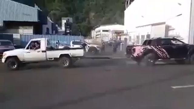 Toyota LandCruiser Vs Ford Ranger NC смотреть онлайн