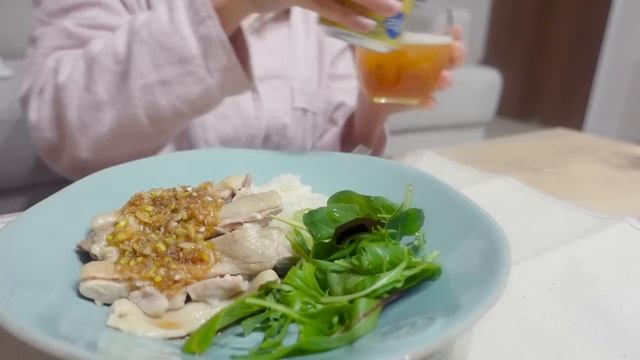 【節約・時短】10分で作る残業日の夜ごはん/平日5日間の食事記録/オートミールリゾット、炊飯器で作るカオマンガイ、鍋焼きうどん смотреть онлайн