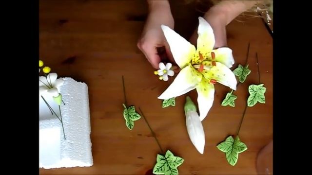 Часть4 Как изготовить композицию из мастики с лилией смотреть онлайн