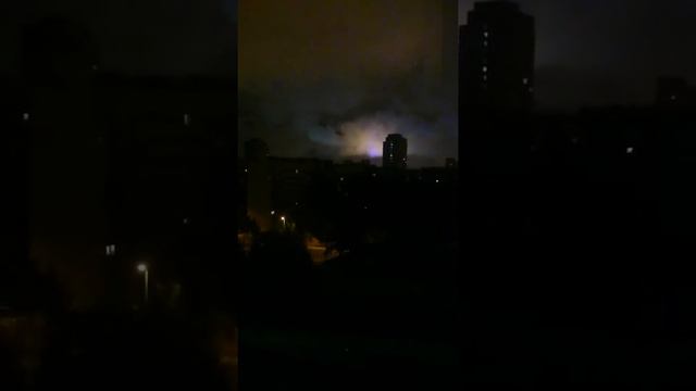 В Питере необычное свечение в небе смотреть онлайн