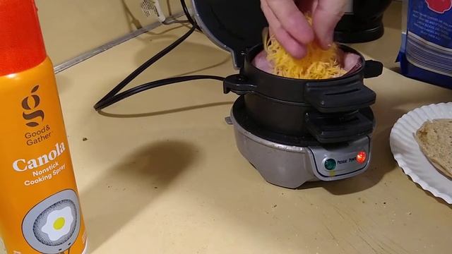 The Hamilton Beach Breakfast Sandwich Maker - Alternative instructions смотреть онлайн