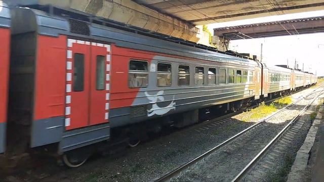 ЭД4М 0403 с Пригородным поездом Узуново Москва Павелецкая смотреть онлайн