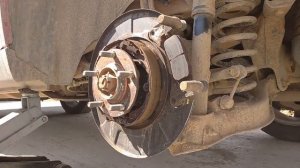 Митсубиси оутлендер XL замена задних колодок и дисков.