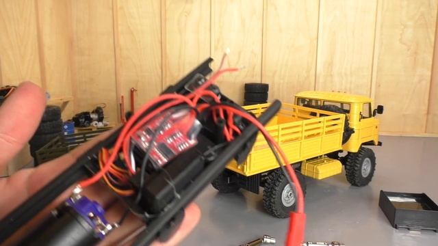 Детальная сборка Шишиги с апгрейдом WPL B24 ГАЗ-66 "Шишига" смотреть онлайн