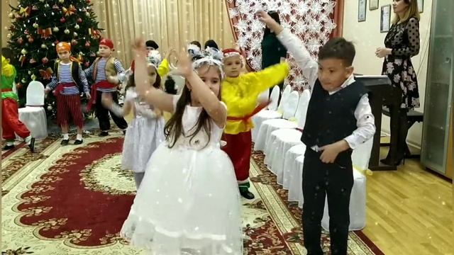 Новый год. Утренник в детском саду  N82