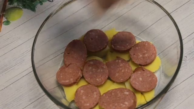 Быстрая запеканка в микроволновке. (Если вдруг у вас остался вареный картофель?) смотреть онлайн