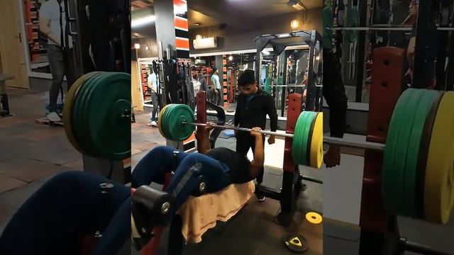 120 Kg Pause Bench Press Warm-up First Set ,     #powerlifting #biceps #gainingweight #benchpress