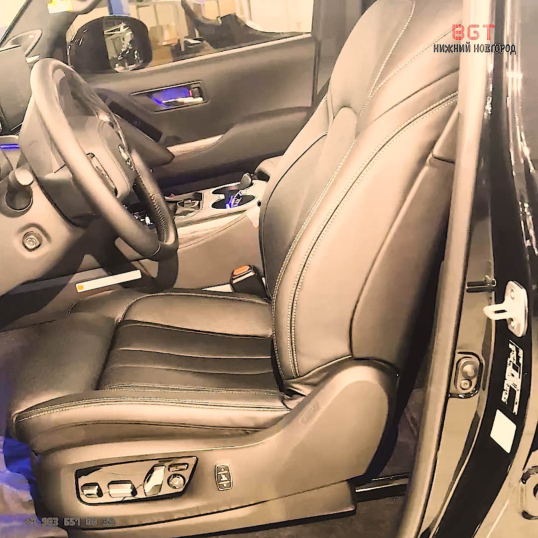 Toyota LC300 - замена передних сидений от BMWX7