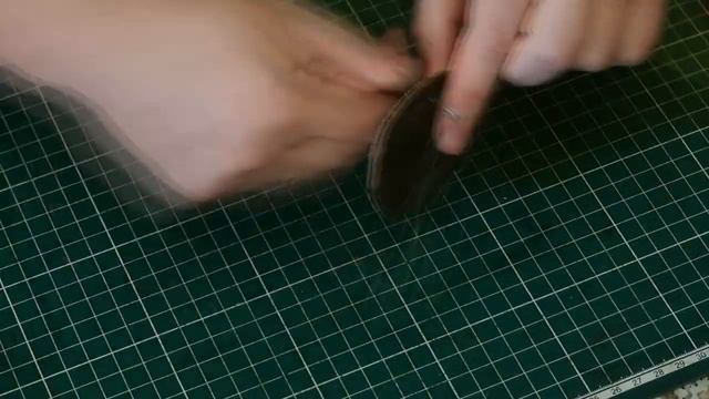 Брелок из кожи своими руками | Работа с кожей смотреть онлайн