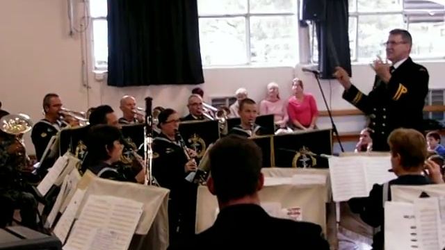 Australian Navy Band performs Waltzing Matilda with Matraville schoolchildren смотреть онлайн