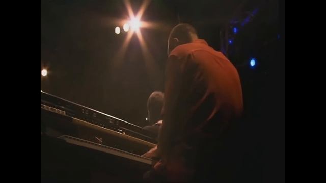 Paul Weller HERE WE GO ROUND THE MULBERRY BUSH.wmv смотреть онлайн