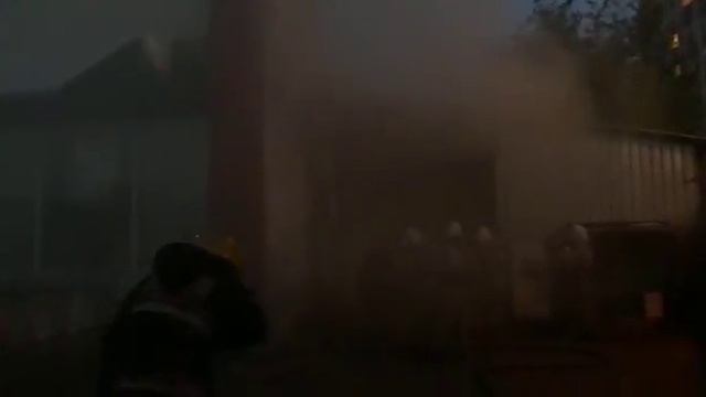 Задымление в здании, улица Аксай 2-й микрорайон Алматы смотреть онлайн