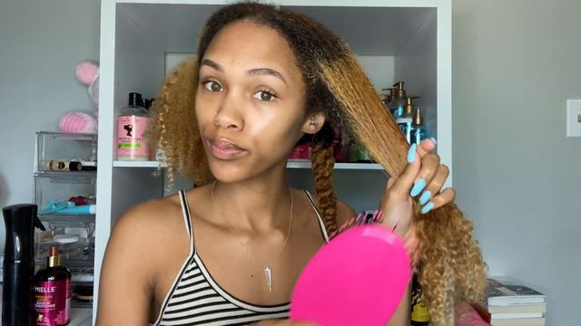 I Tried 4 Popular Detangling Brushes So You Don't Have To | Which Brush Is Best For Curly Hair смотреть онлайн