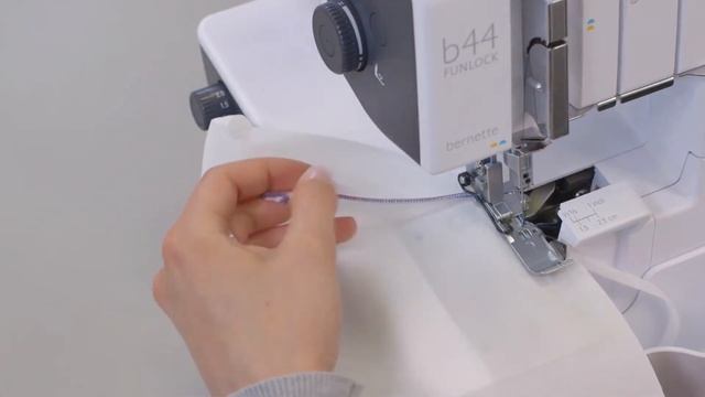 BERNETTE B44 + B48 - Натяжение нити и выполнение оверлочных строчек #4