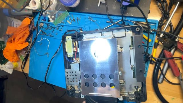 Boned By eBay Seller - Goldstar 3DO Stuck Disc Drive Repair смотреть онлайн