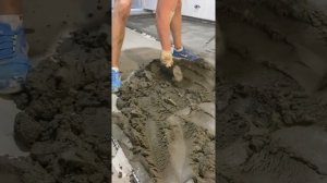 Заливаем стяжку пескобетоном