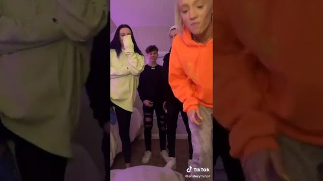 Видео Ansley Minor с Riley Hubatka,Eliza Minor,Dylan Hartman, Payton Moormeier смотреть онлайн