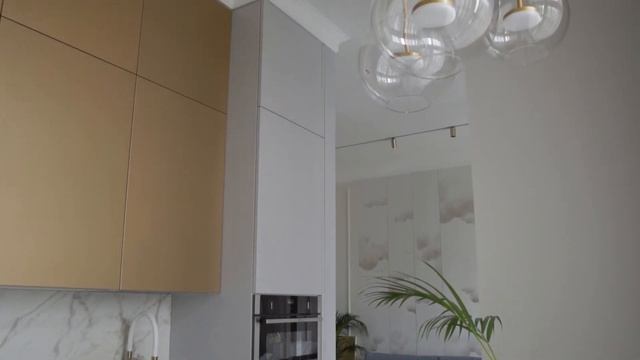 Кухня с высокими верхними шкафами "Антресолями" под потолок 2021год - Элегантная современная кухня смотреть онлайн