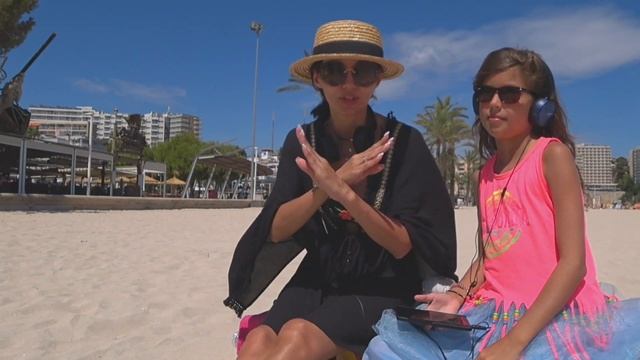 РЕАКЦИЯ МАМЫ НА ВАШИ ВИДЕО В LIKEE! Что снимают дети в ЛАЙК ради популярности! Aleksia Official смотреть онлайн