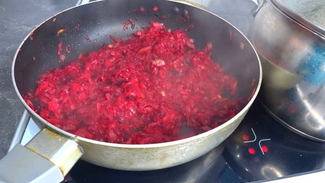 Секрет красного насыщенного Борща как в ресторанах москвы получается очень вкусно . Красный Борщ смотреть онлайн