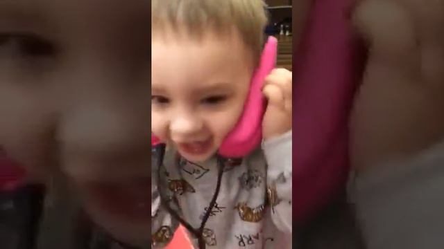 Отобрали телефон, а зависимость осталась. смотреть онлайн