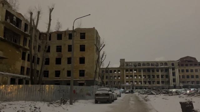 Много снега в Екатеринбурге 24.11.2022 Заброшенная больница на 8 марта, виды вечернего города.