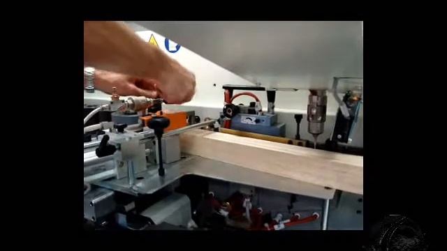 Кромкооблицовочный станок Flexa 307 Casadei смотреть онлайн