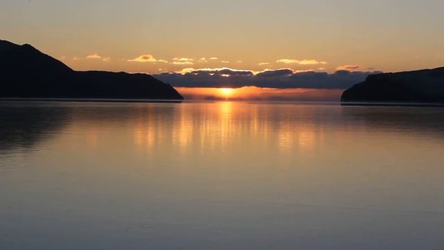 Восход солнца на Байкале.Ольхонские ворота- Sunrise Lake baikal смотреть онлайн