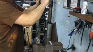 как заменить задние амортизаторы лансер 9