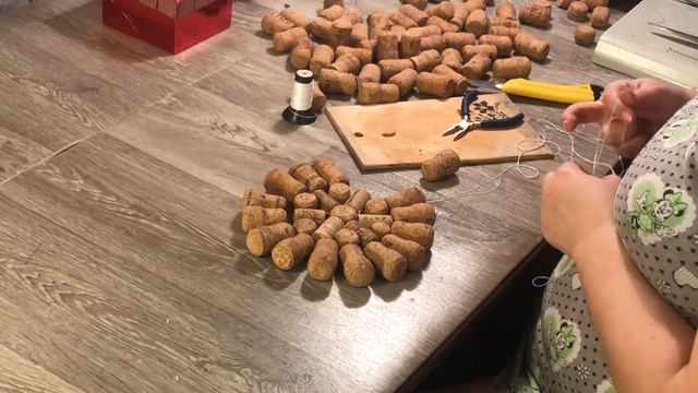 Декор кухни. Поделки из винных пробок смотреть онлайн
