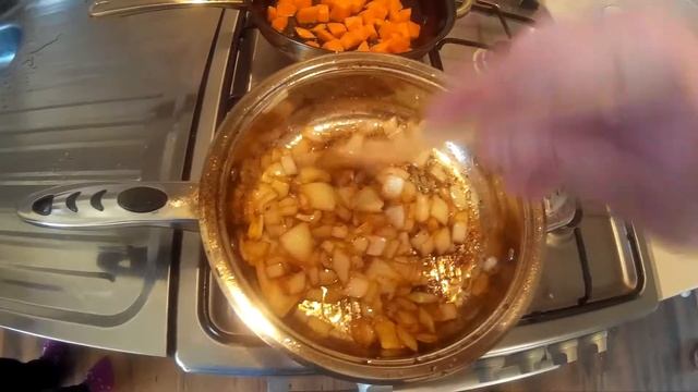 Очень вкусное блюдо!!! Картошка с мясом, луком и морковкой.Снято екшен камерой SJ4000. смотреть онлайн