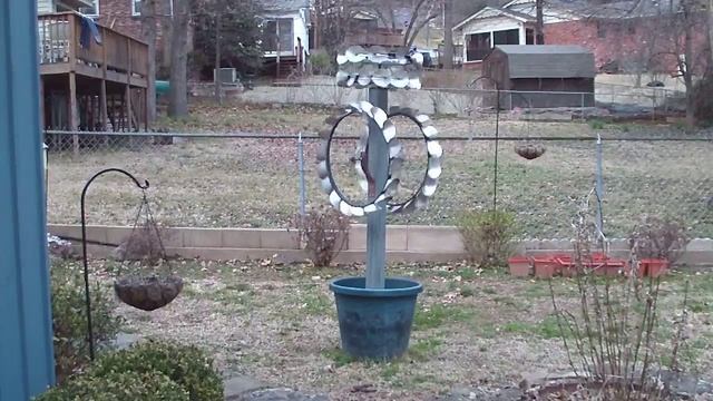 Bicycle Wheel Whirlygig смотреть онлайн