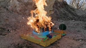 Горит деревянный домик! | Burning Dollhouse!