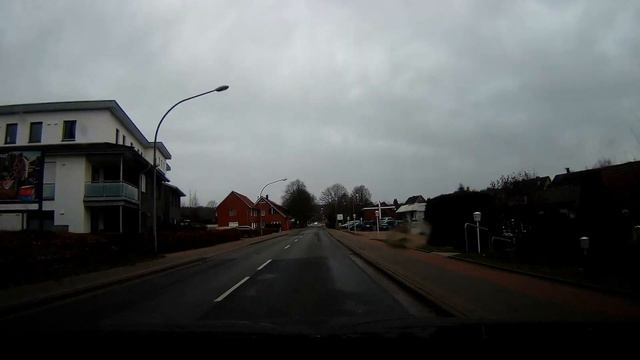 футаж - дорога по городу на машине. смотреть онлайн