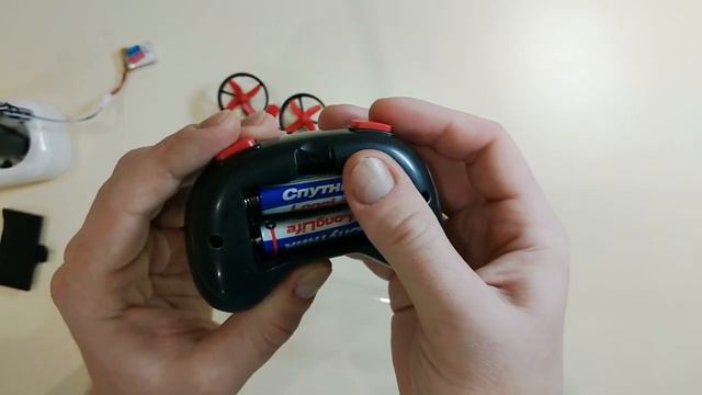Комнатный квадрокоптер E010 Mini c Aliexpress смотреть онлайн