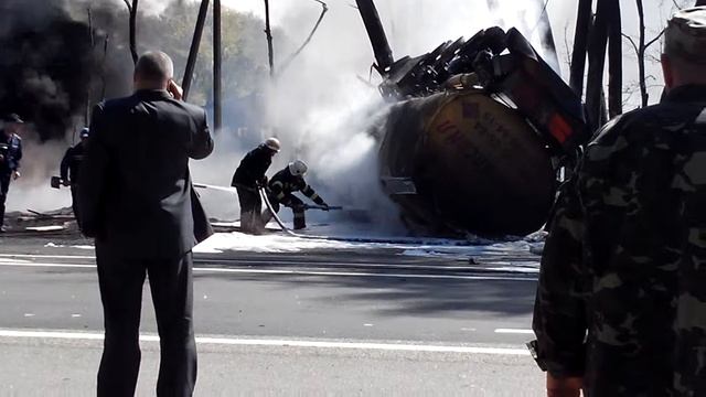 Опасность огня при тушении бензовоза смотреть онлайн