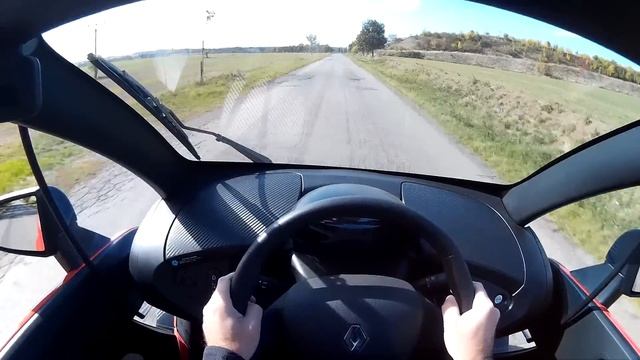 Renault Twizy: Exterior, Interior, POV, Acceleration, Max Speed