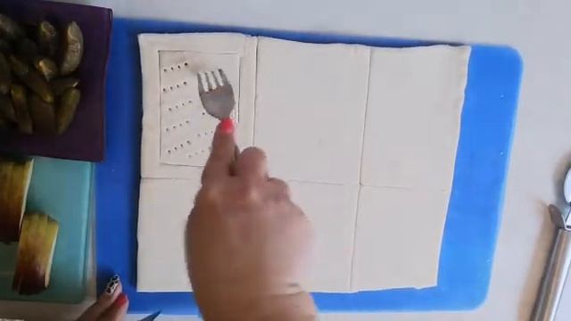 Слойки с творогом и фруктами из бездрожжевого слоёного теста! Быстро и легко! смотреть онлайн