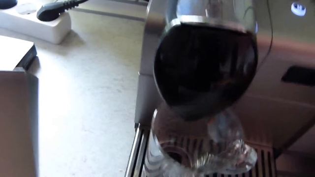 Senseo / L'OR Kaffeekapseln in DeLonghi Nespresso Lattissima+ im Test смотреть онлайн