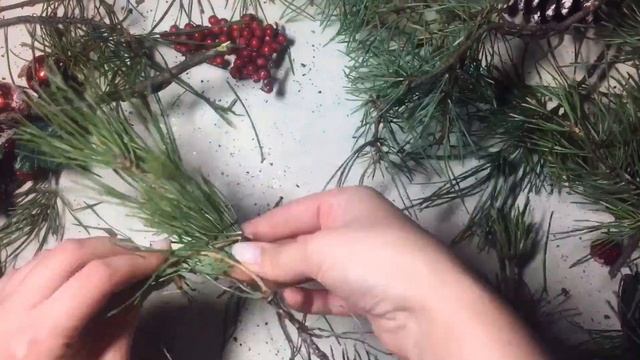 Рождественский венок из сосновых веток смотреть онлайн