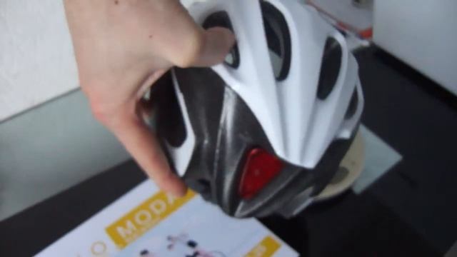 Белый легкий стильный велошлем Carrera Velo-CT смотреть онлайн