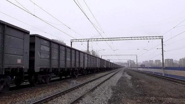 Три поезда! ТЭМ7-0109, 2ЭС6-636 "Синара" и ЭС2Г-003 "Ласточка" смотреть онлайн