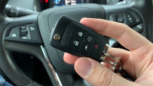 Как завести Chevrolet Volt если села батарейка в ключе? смотреть онлайн